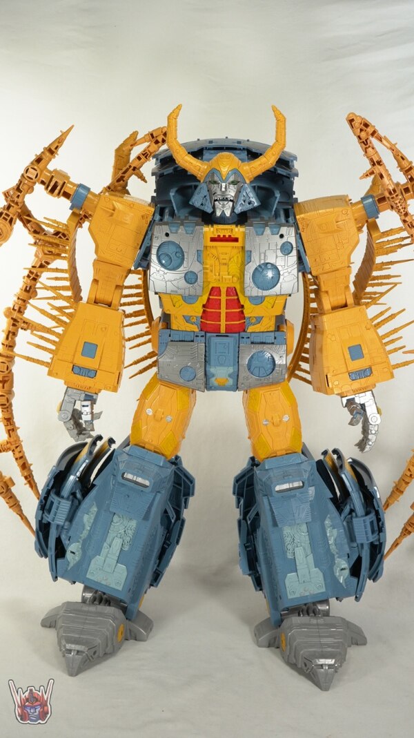 Transformers HasLab War For Cybertron Unicron Review  (42 of 58)